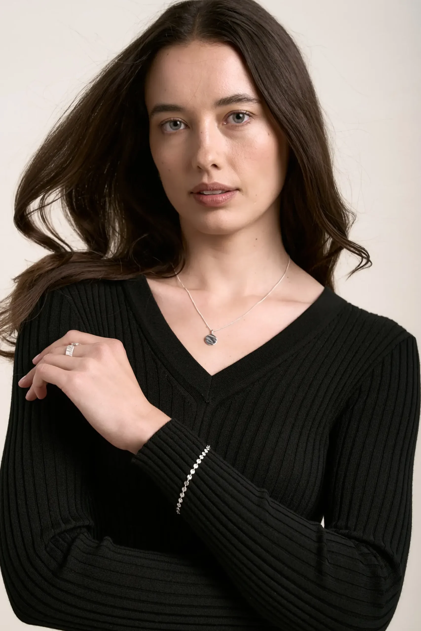 Atlas ZQ Merino V Neck Top