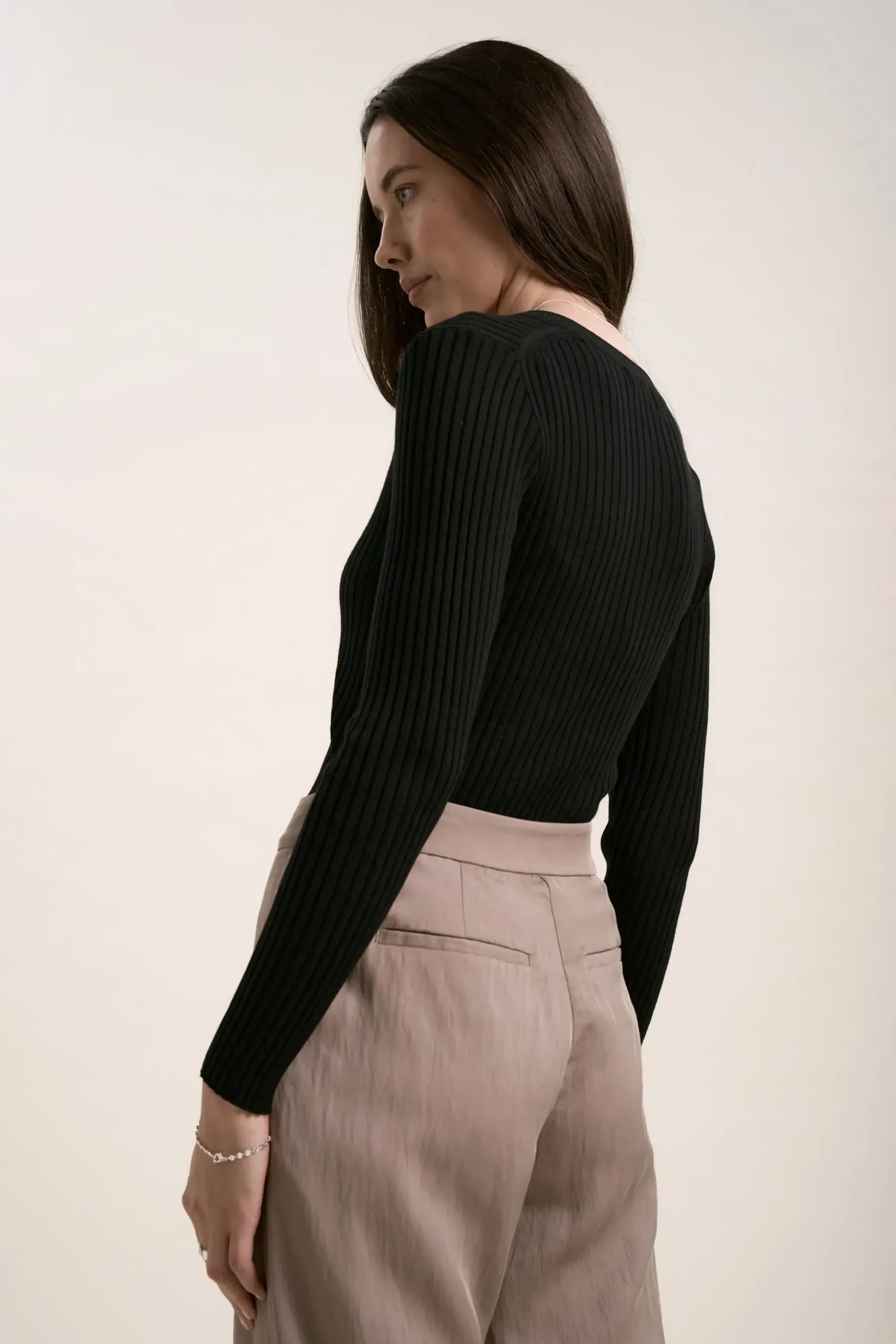 Atlas ZQ Merino V Neck Top