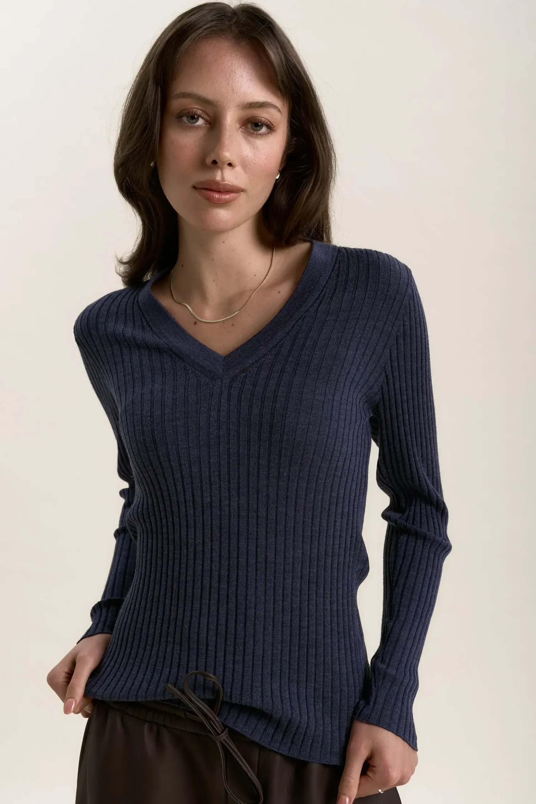 Atlas ZQ Merino V Neck Top
