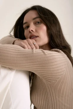 Atlas ZQ Merino V Neck Top