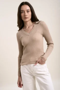 Atlas ZQ Merino V Neck Top