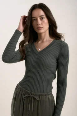 Atlas ZQ Merino V Neck Top