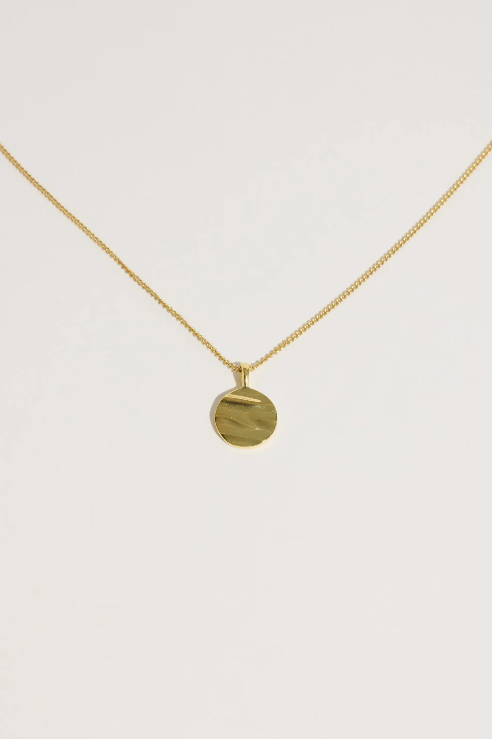 Caja Isla Circle Necklace