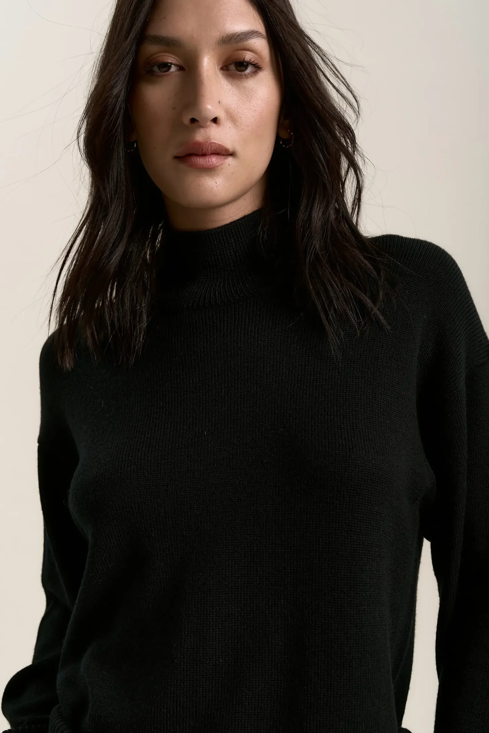 Elementary Knitted Funnel Neck