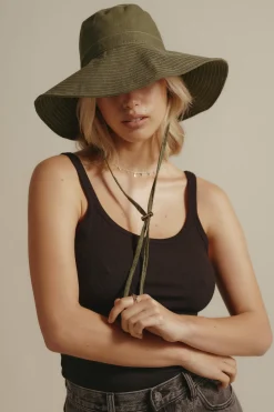 Rochelle Contrast Stitch Bucket Hat